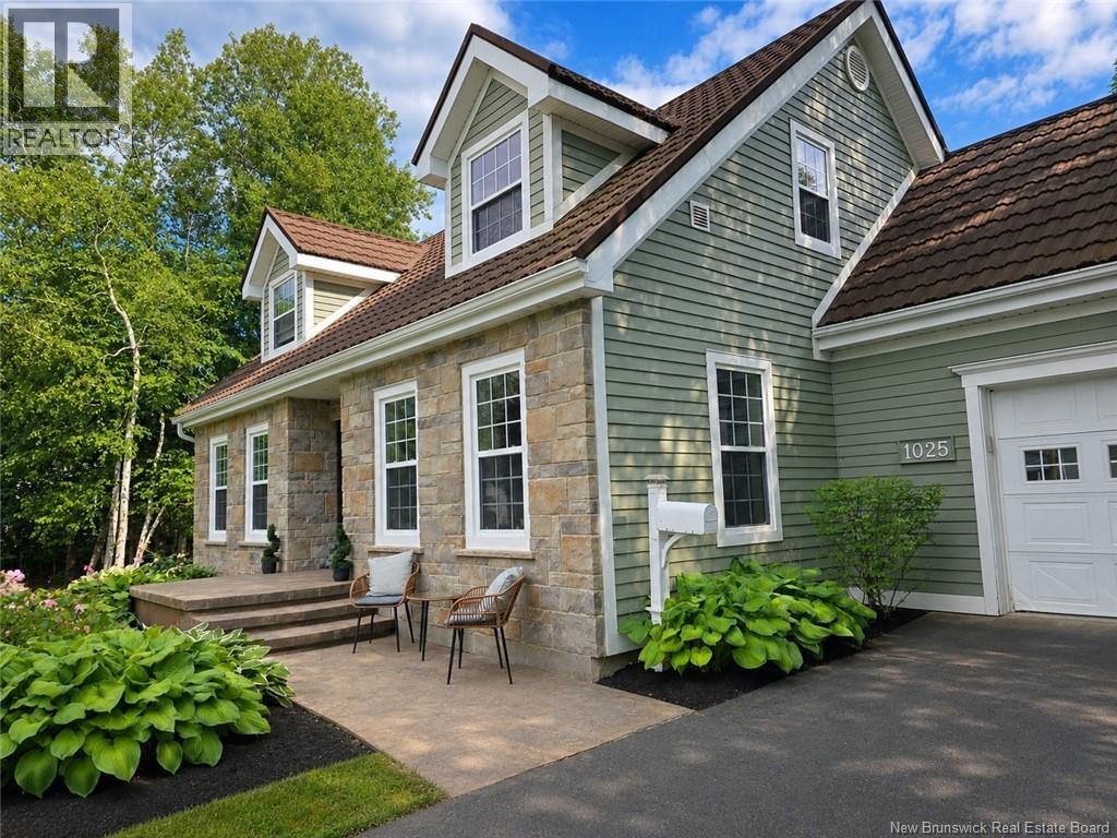 1025 Tamarack - 3