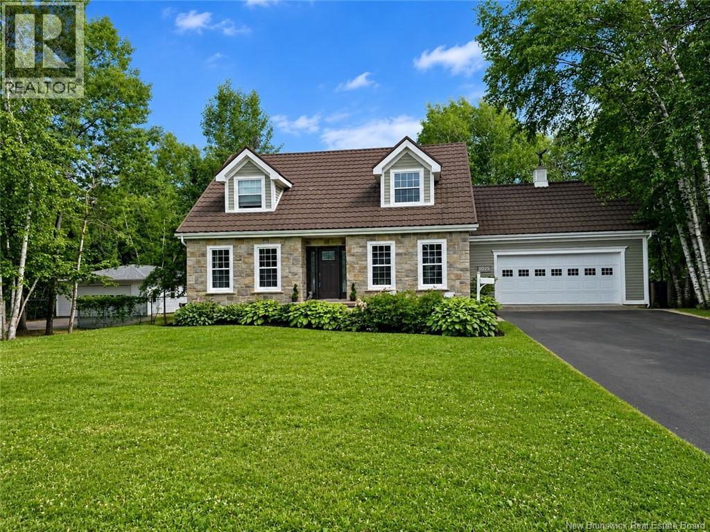 1025 Tamarack - 1