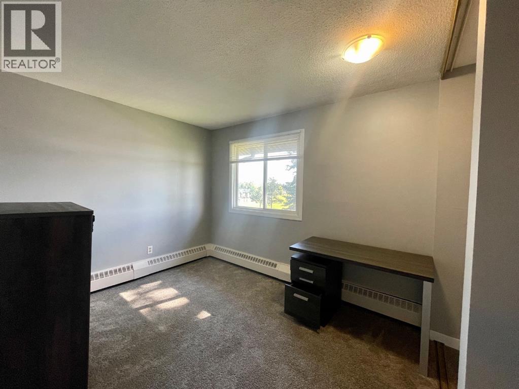 #306B 5611 9 Avenue - 22
