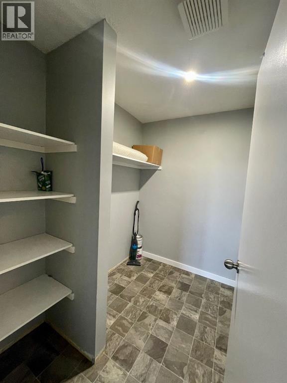 #306B 5611 9 Avenue - 24