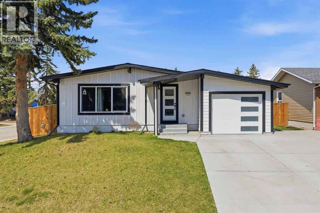 428 Queen Anne Way SE - 2