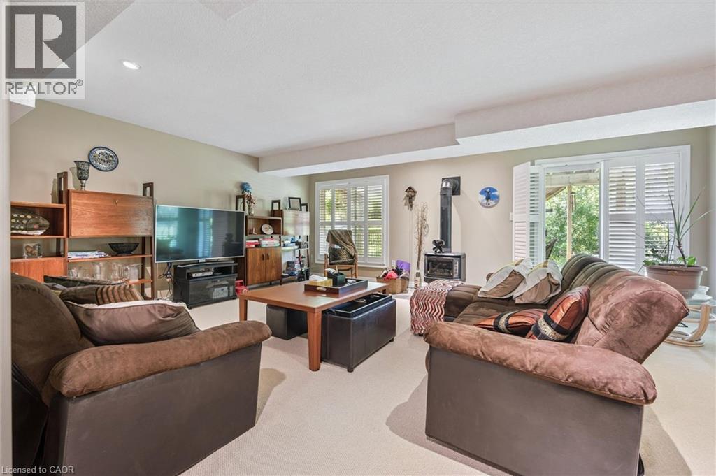 #3 15 BANNISTER Court - 32