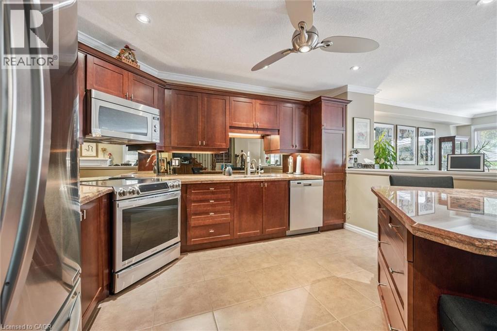 #3 15 BANNISTER Court - 12