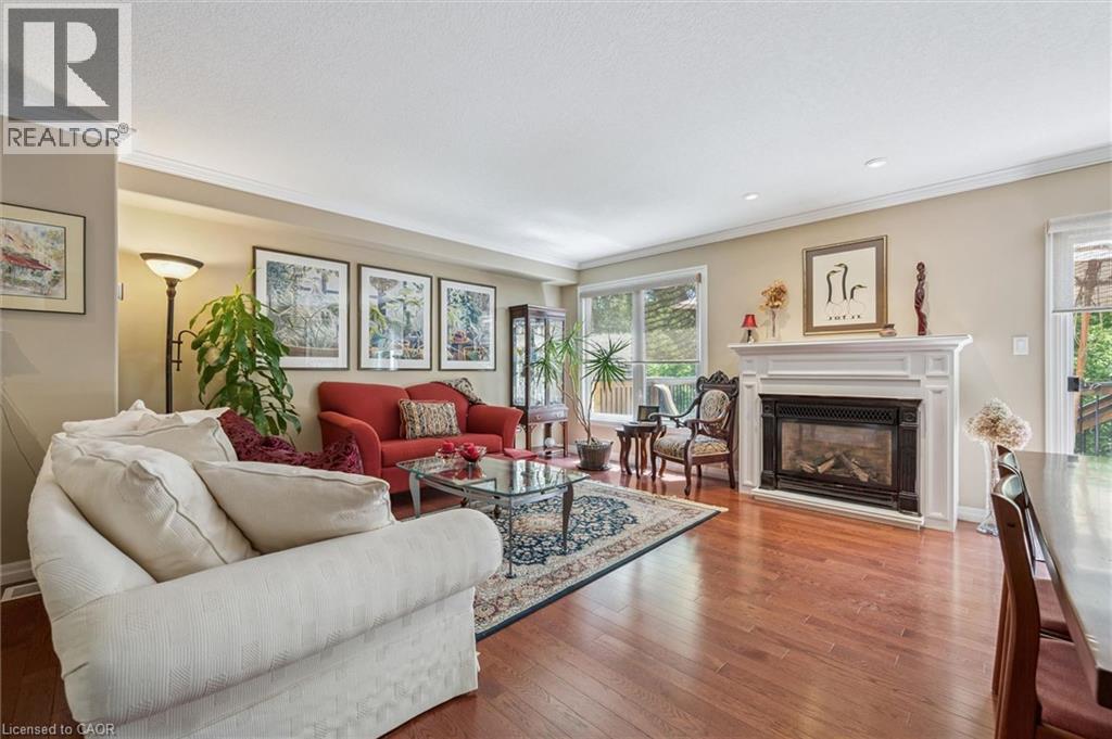 #3 15 BANNISTER Court - 17