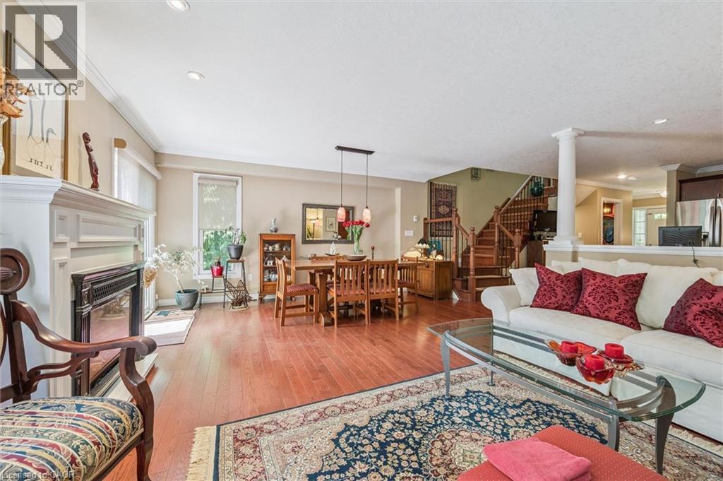 #3 15 BANNISTER Court - 16