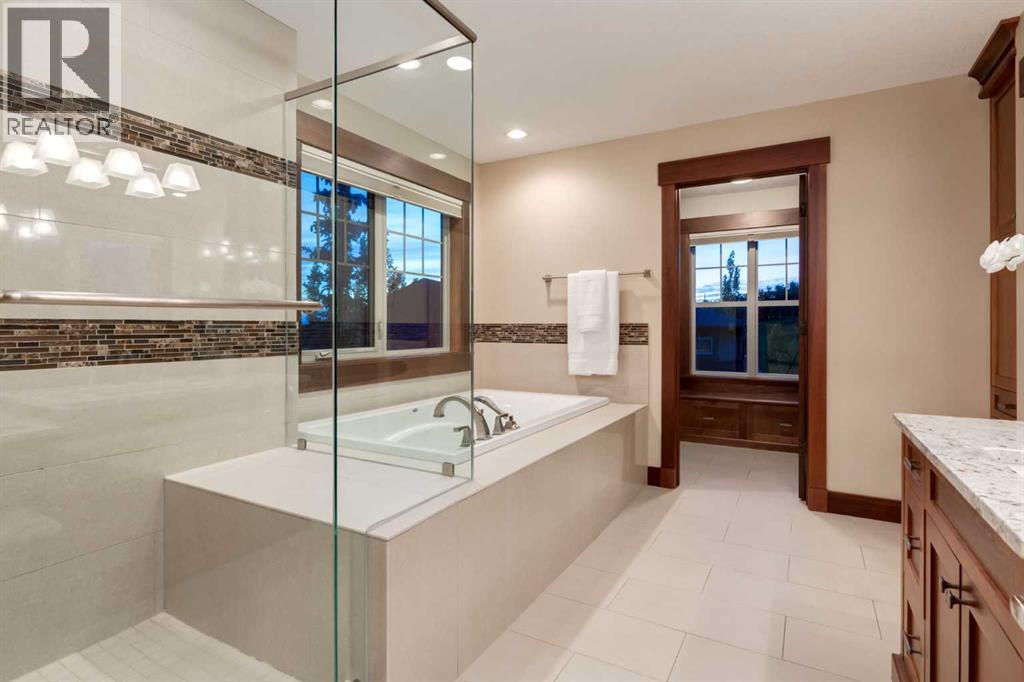 250 CRESTRIDGE Place SW - 33