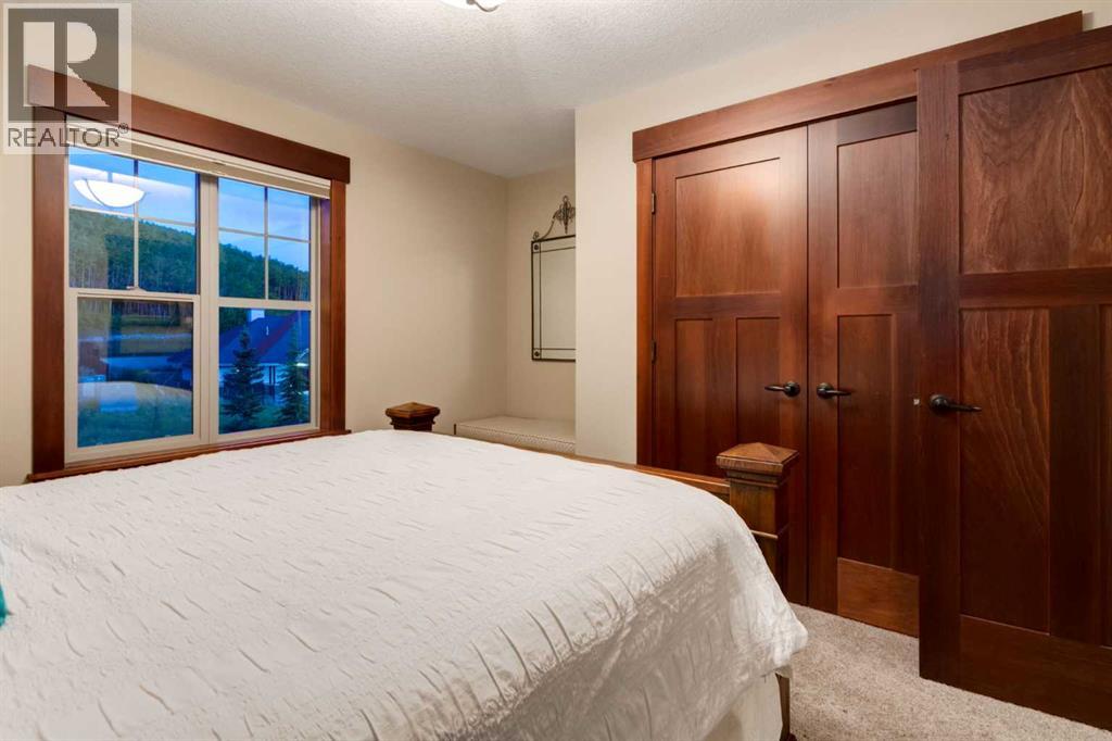 250 CRESTRIDGE Place SW - 27
