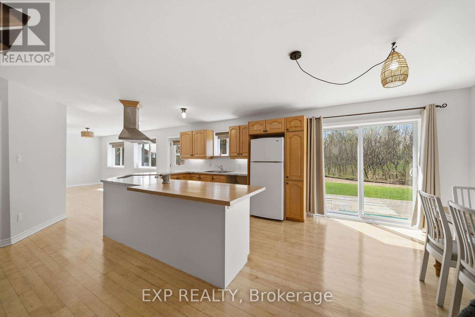 568 LAKE GEORGE ROAD - 16