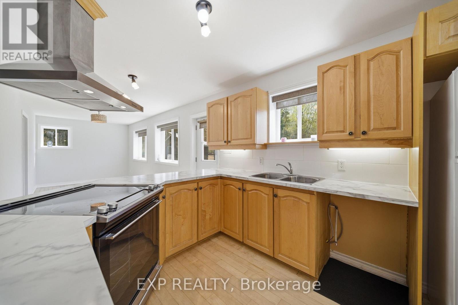 568 LAKE GEORGE ROAD - 17