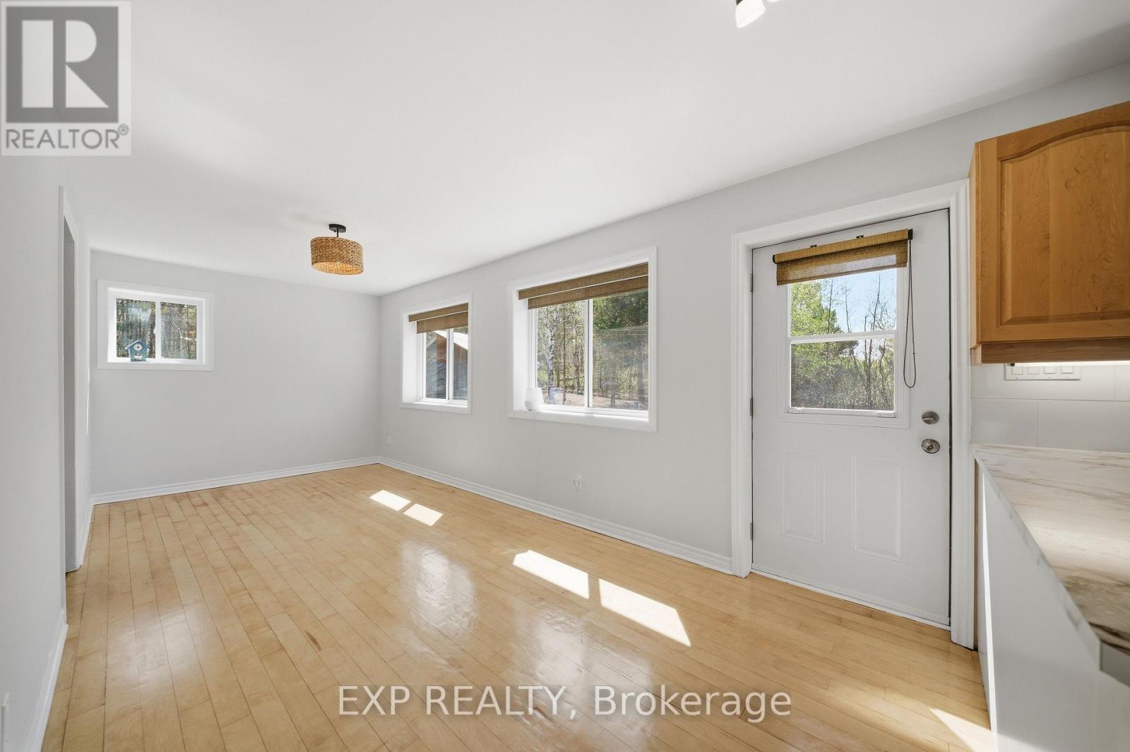 568 LAKE GEORGE ROAD - 20