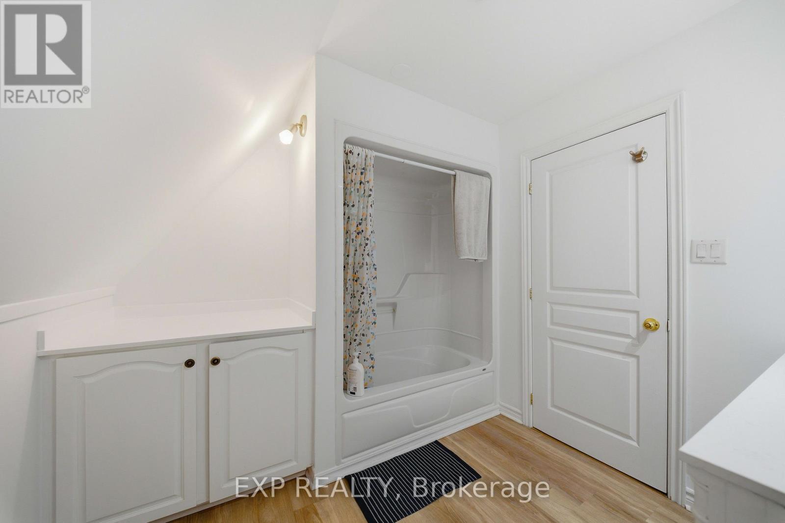 568 LAKE GEORGE ROAD - 34