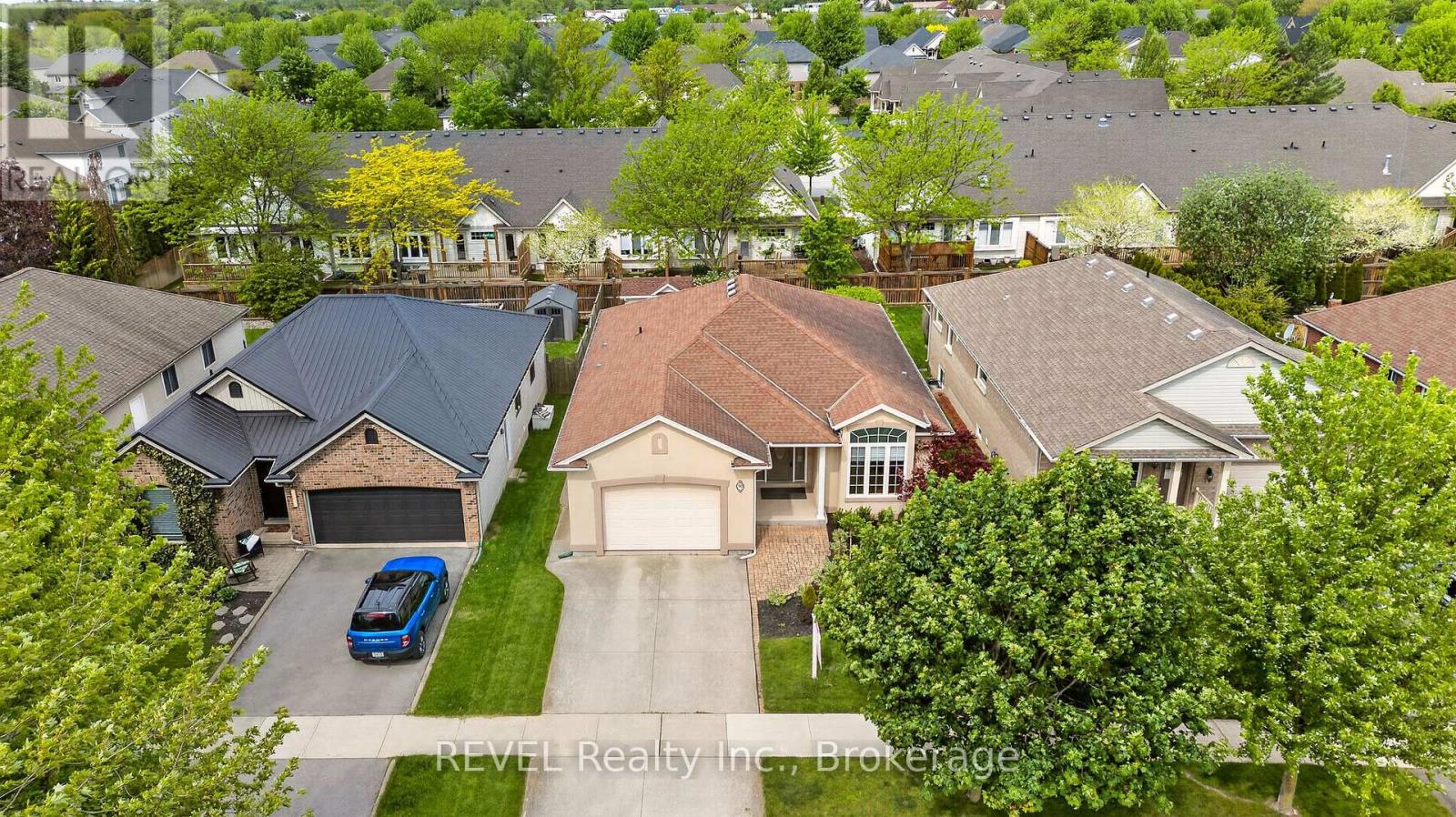 30 BIANCA DRIVE - 37