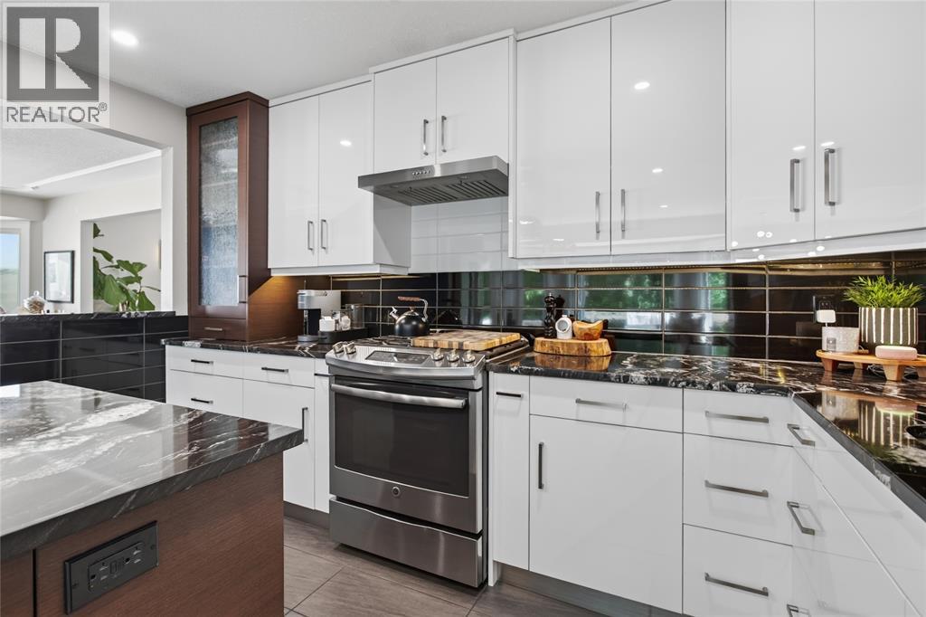 1727 MATER DRIVE - 16
