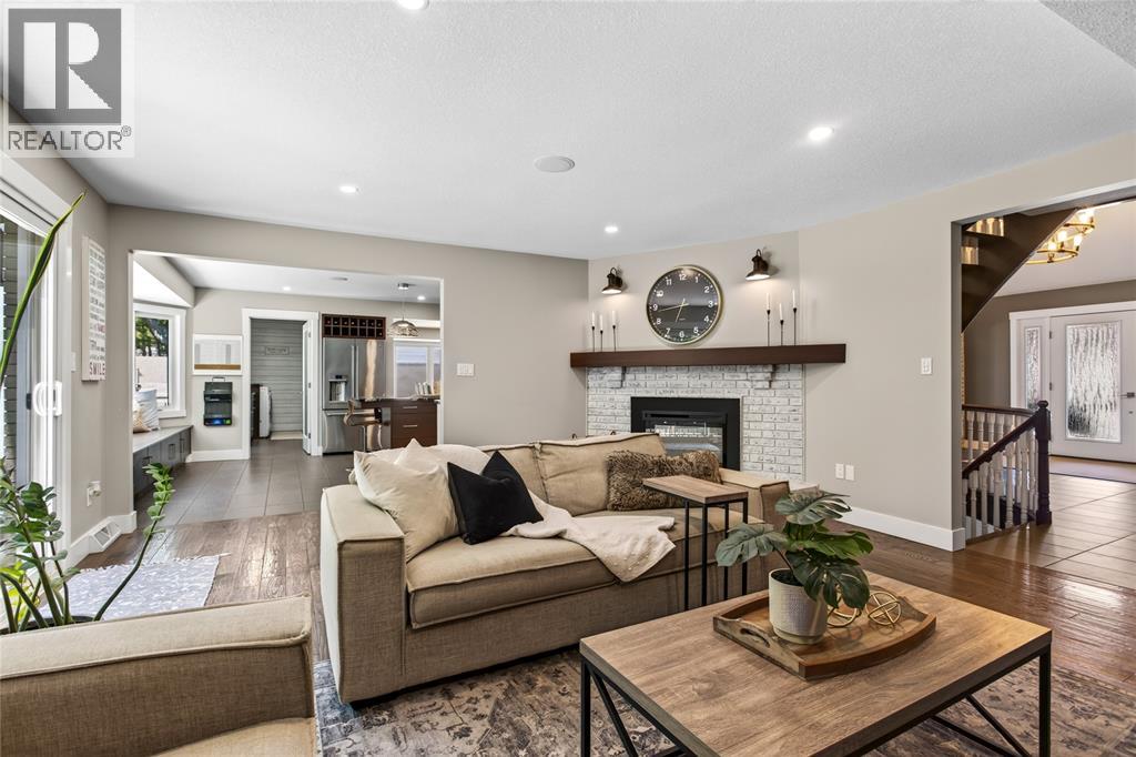 1727 MATER DRIVE - 23