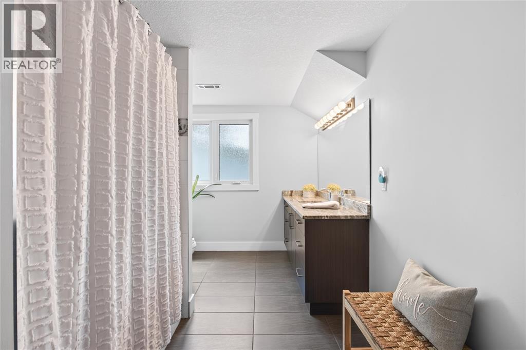 1727 MATER DRIVE - 35