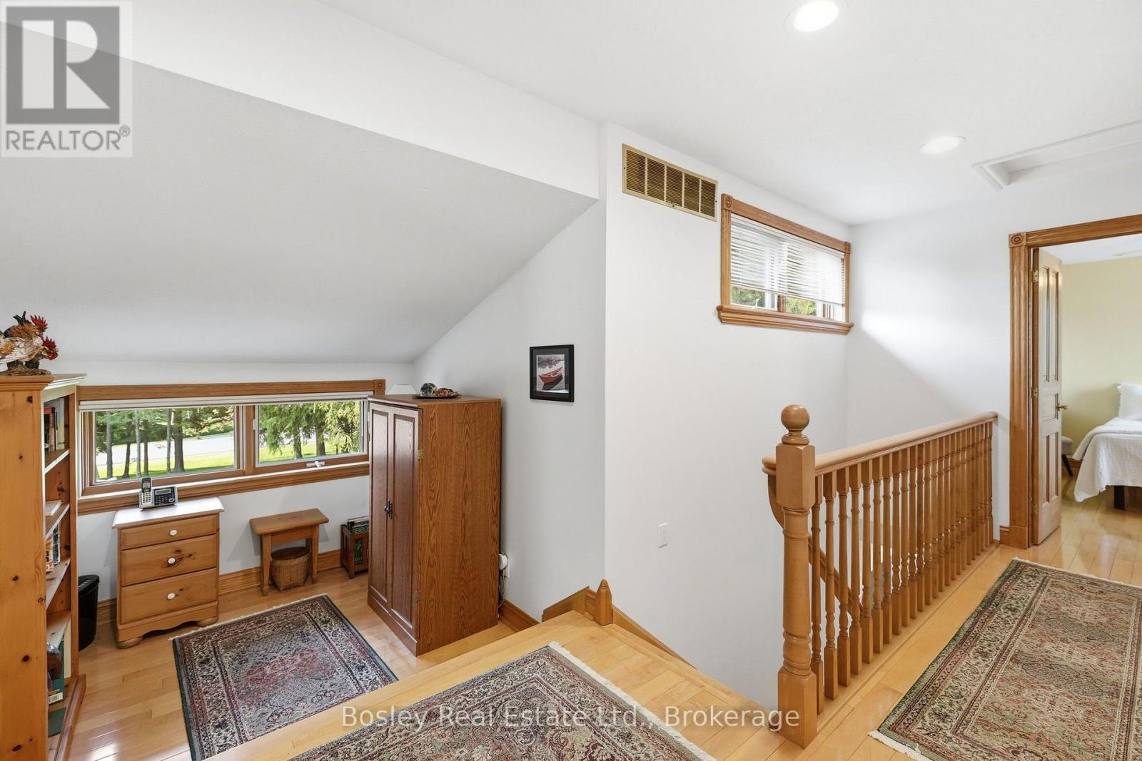 124 BARTLETT BOULEVARD - Image 20