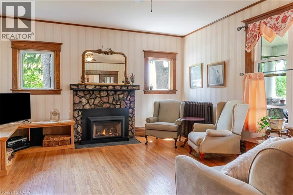 237 NORFOLK Street N - 12