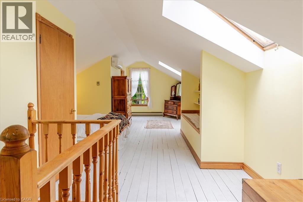 237 NORFOLK Street N - 35