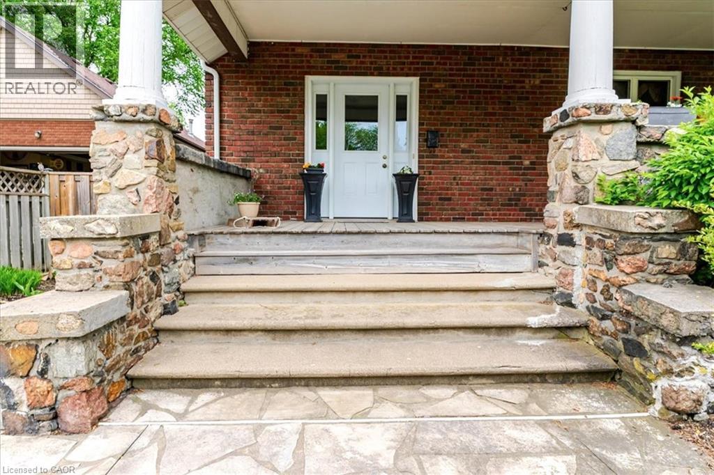 237 NORFOLK Street N - 5