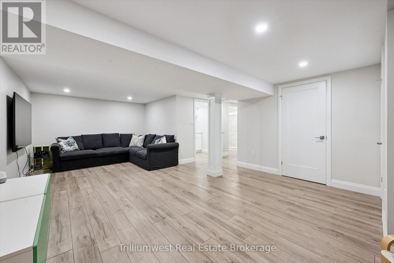 7 TEAKWOOD PLACE - Image 23
