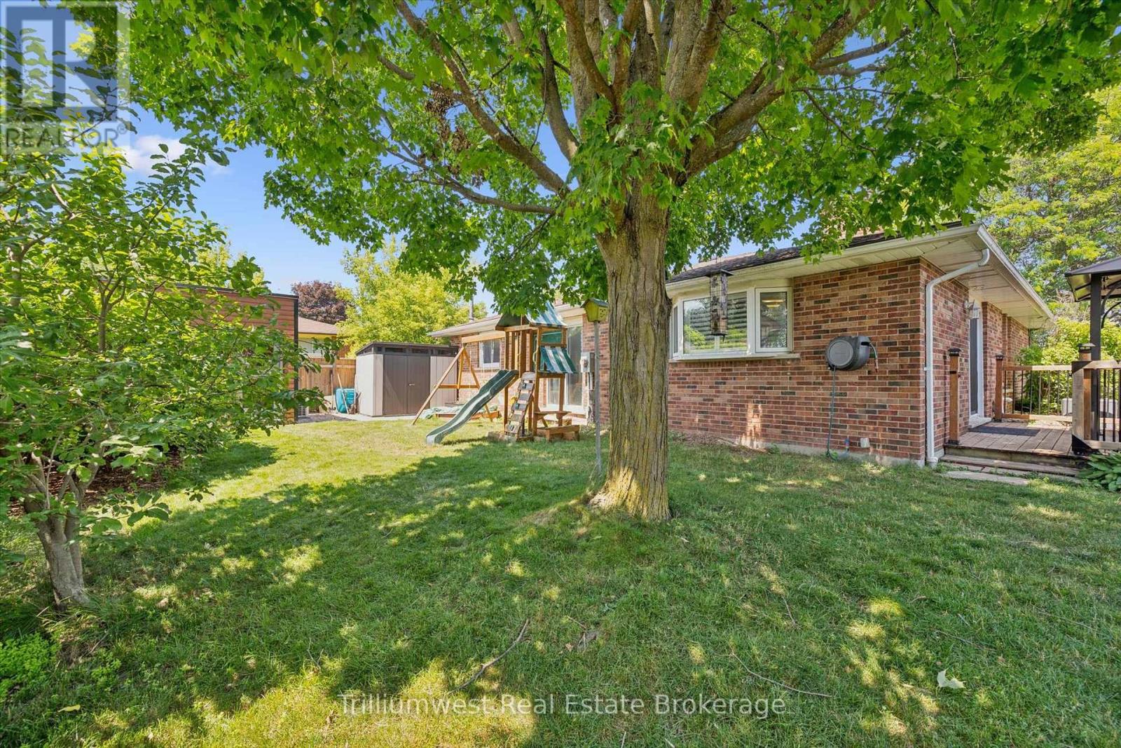7 TEAKWOOD PLACE - Image 35