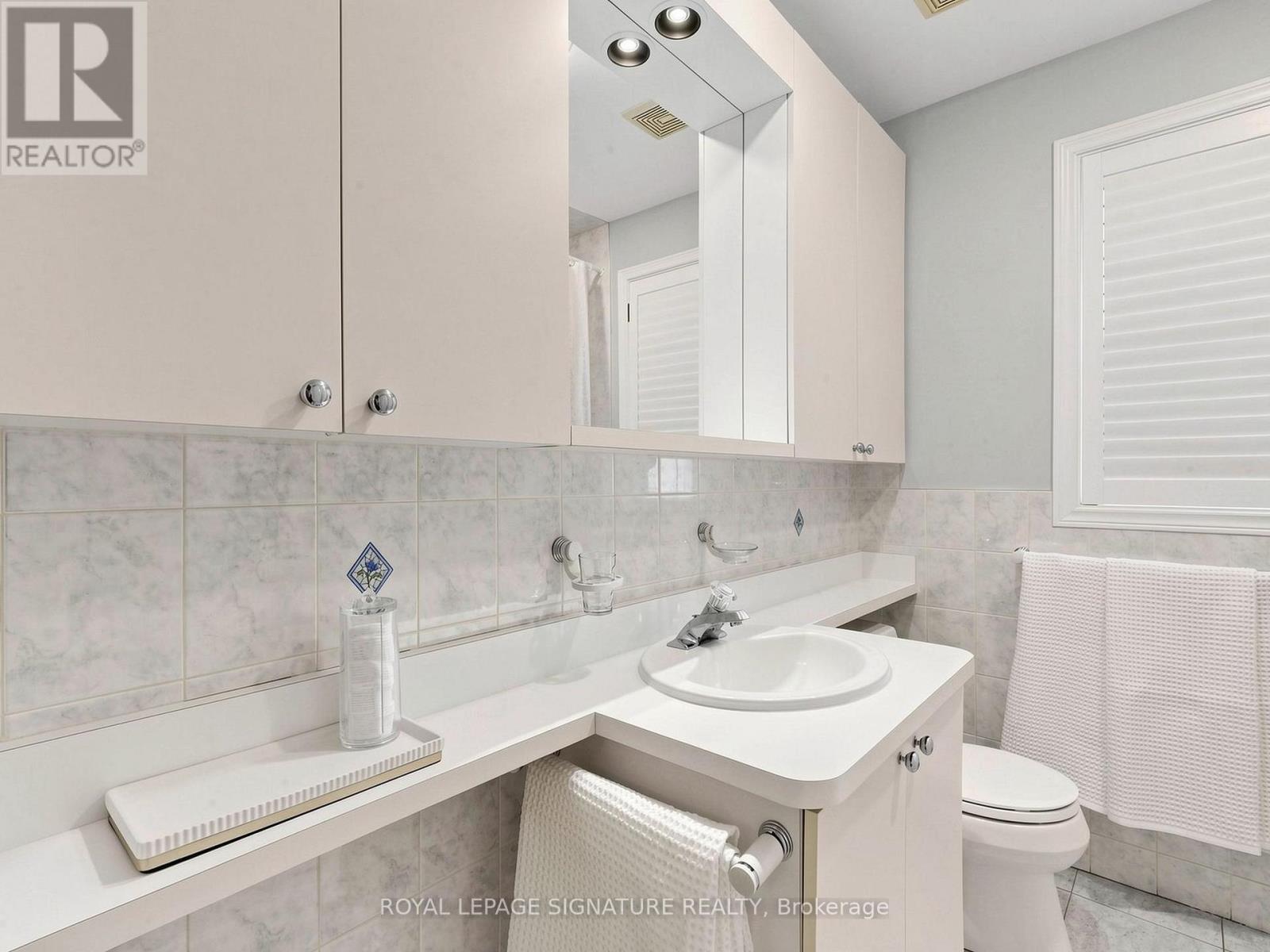 46 BROOKVIEW DRIVE - 17