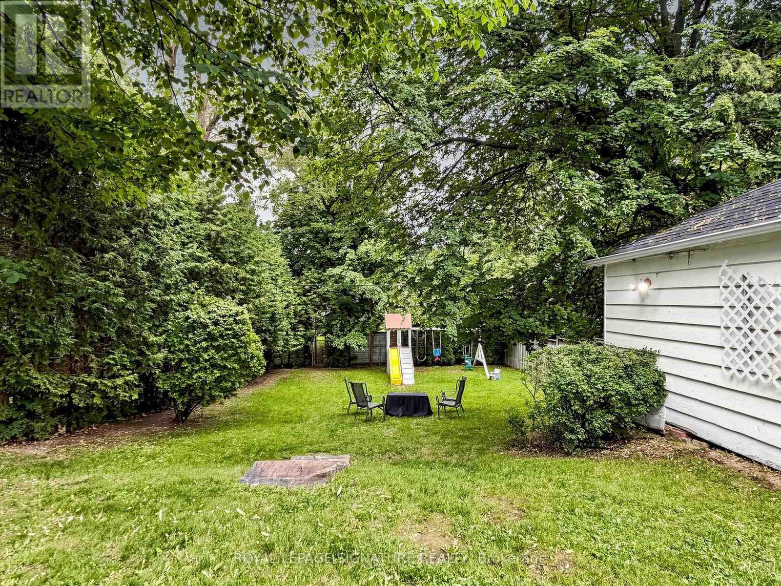 46 BROOKVIEW DRIVE - 27