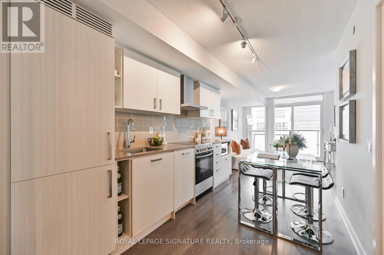 #606 125 REDPATH AVENUE - 7