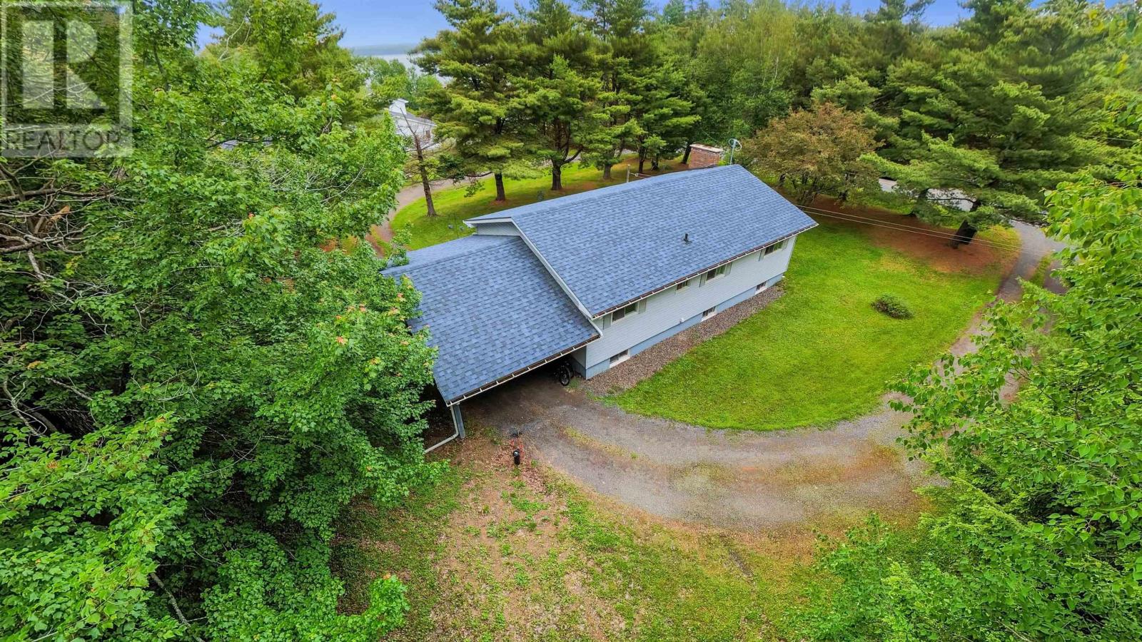 26 South Hill Drive - 32