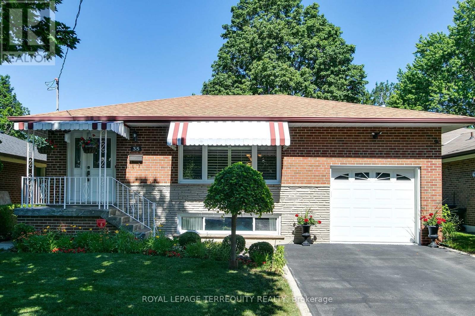 35 SEDGEMOUNT DRIVE - 1
