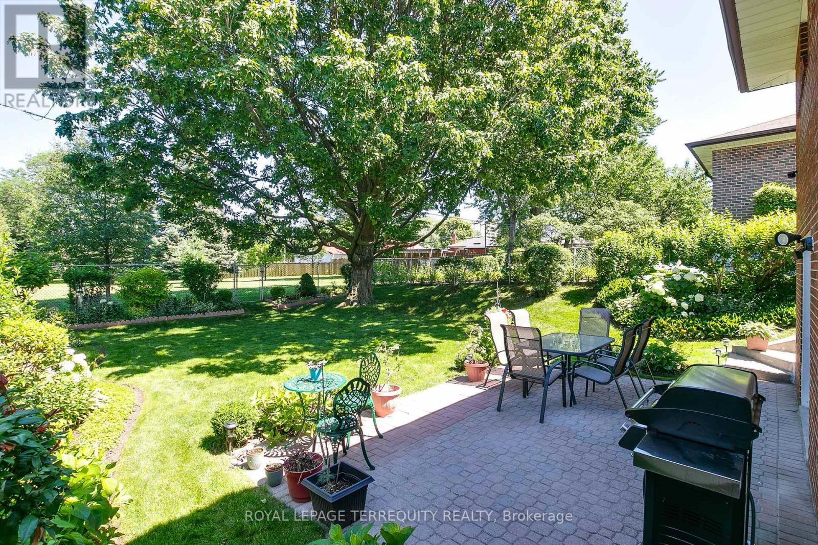 35 SEDGEMOUNT DRIVE - 41