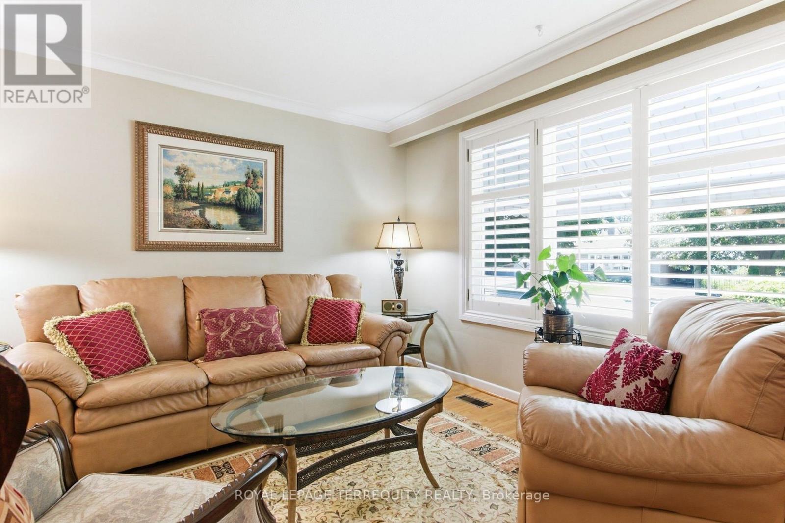 35 SEDGEMOUNT DRIVE - 5