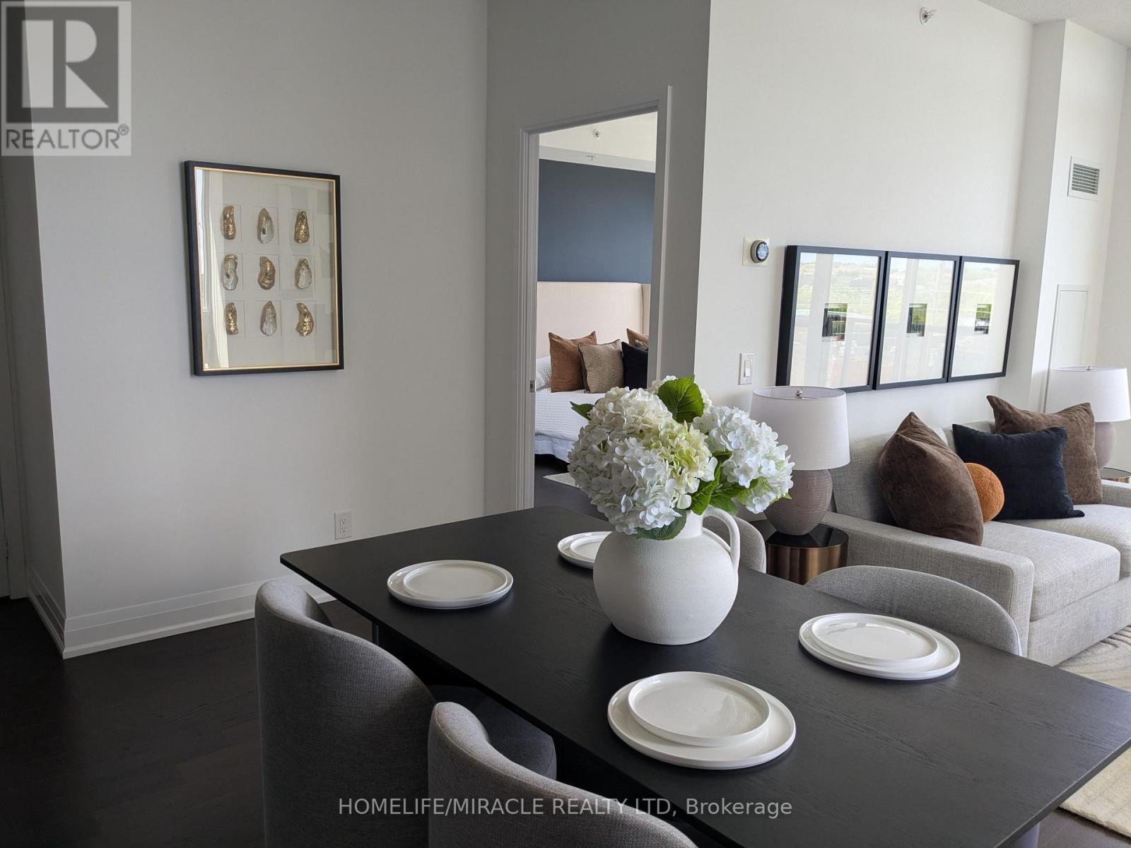 #611 9582 MARKHAM ROAD - 13