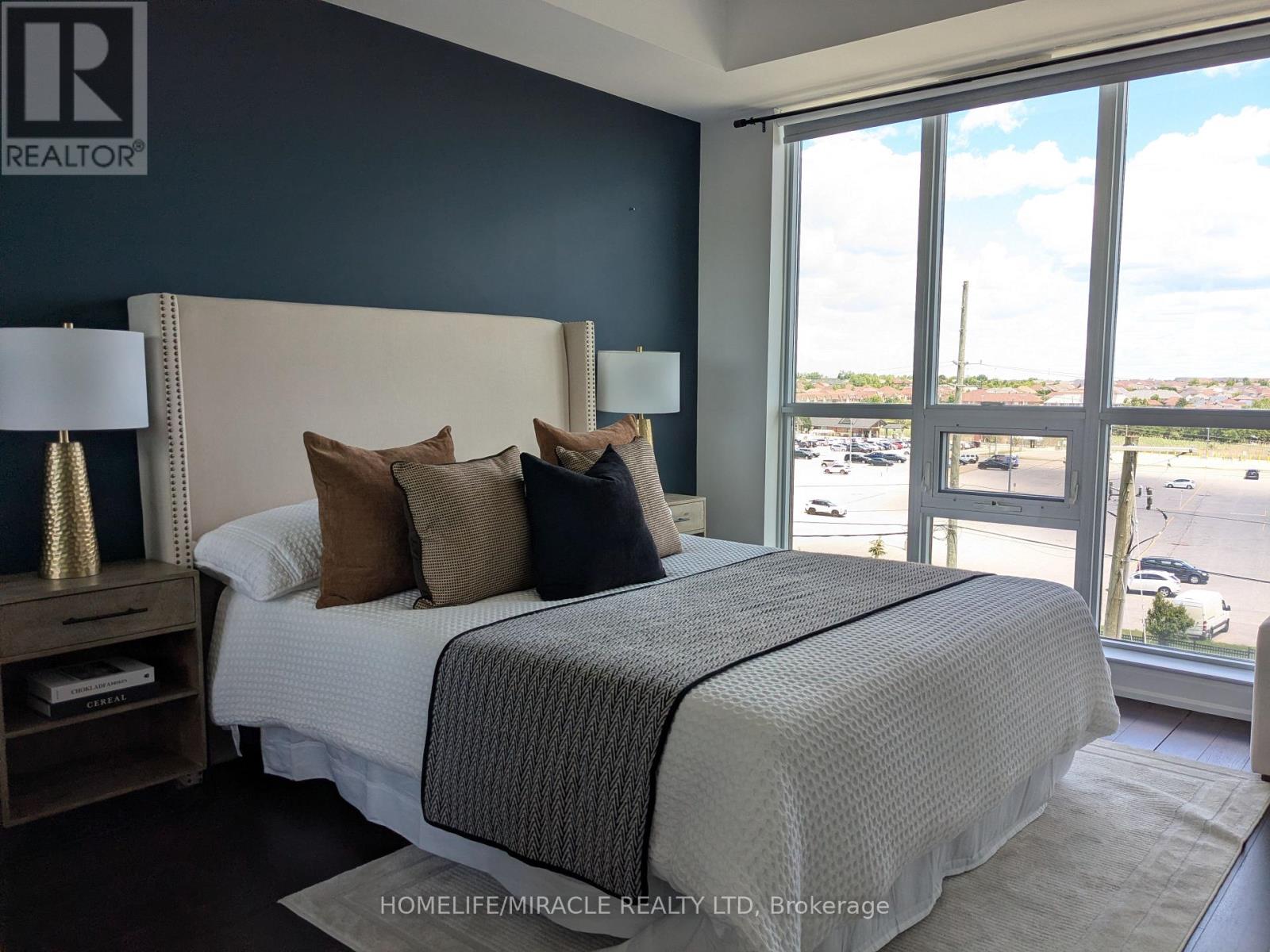 #611 9582 MARKHAM ROAD - 16
