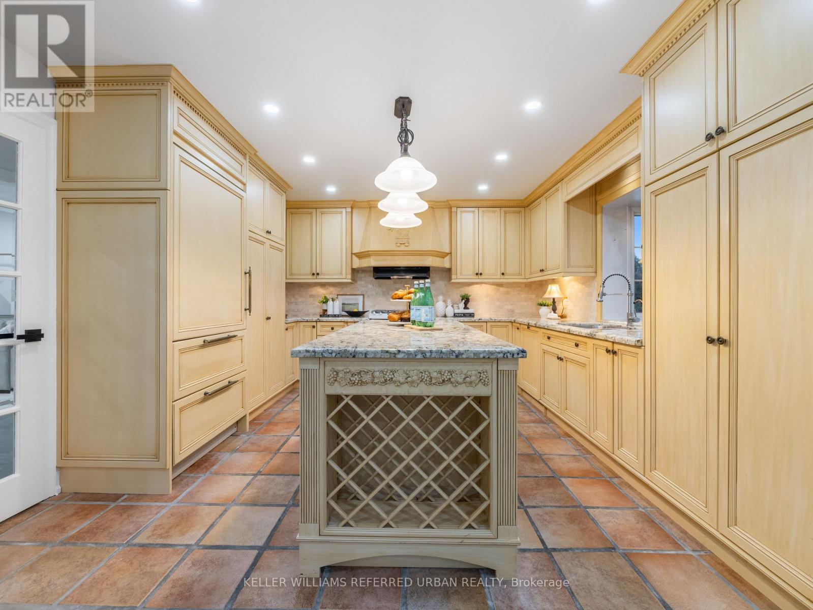 17 SLEEPY HOLLOW LANE - 10