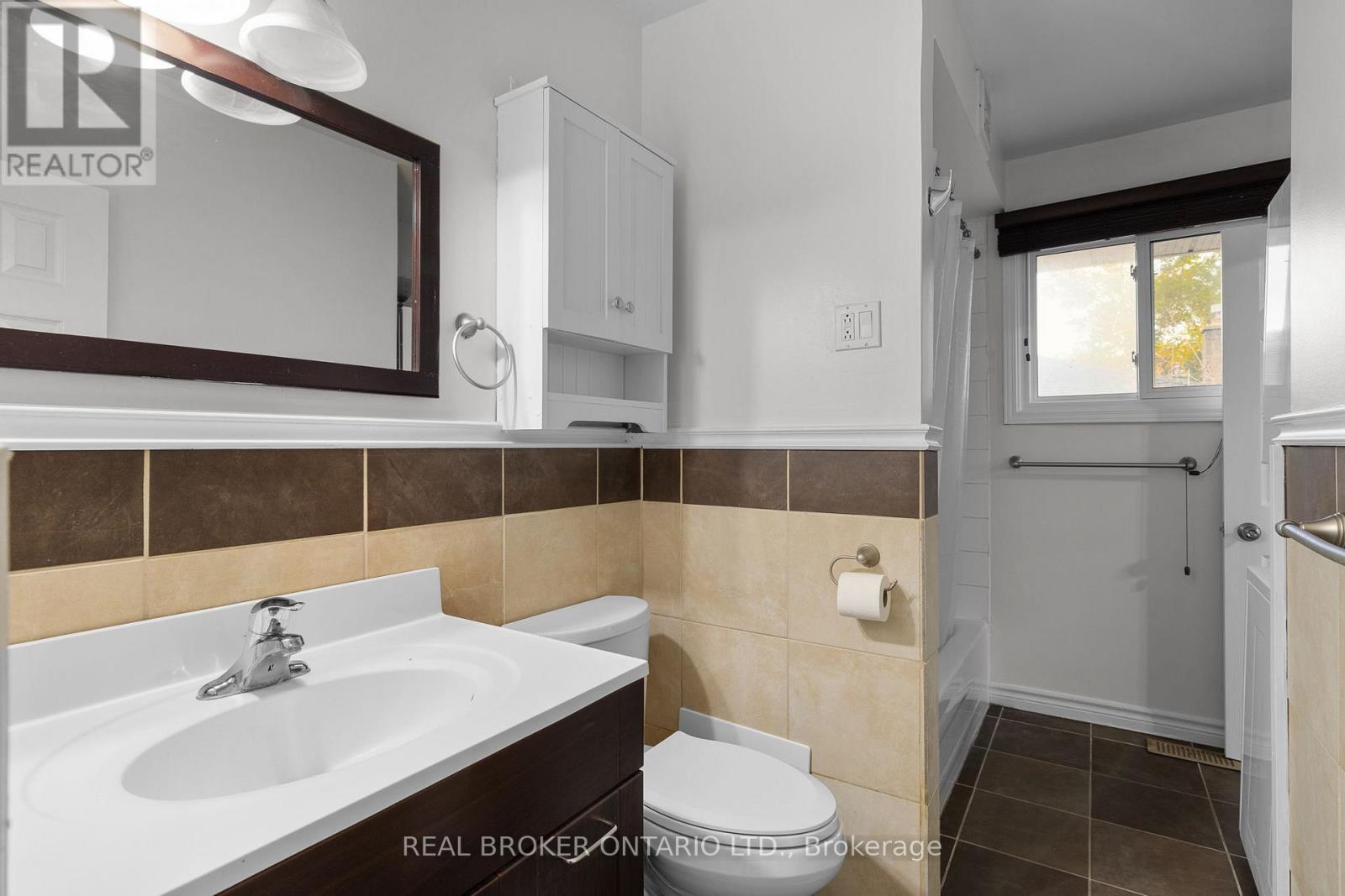 65 OTTAWAY AVENUE - 18