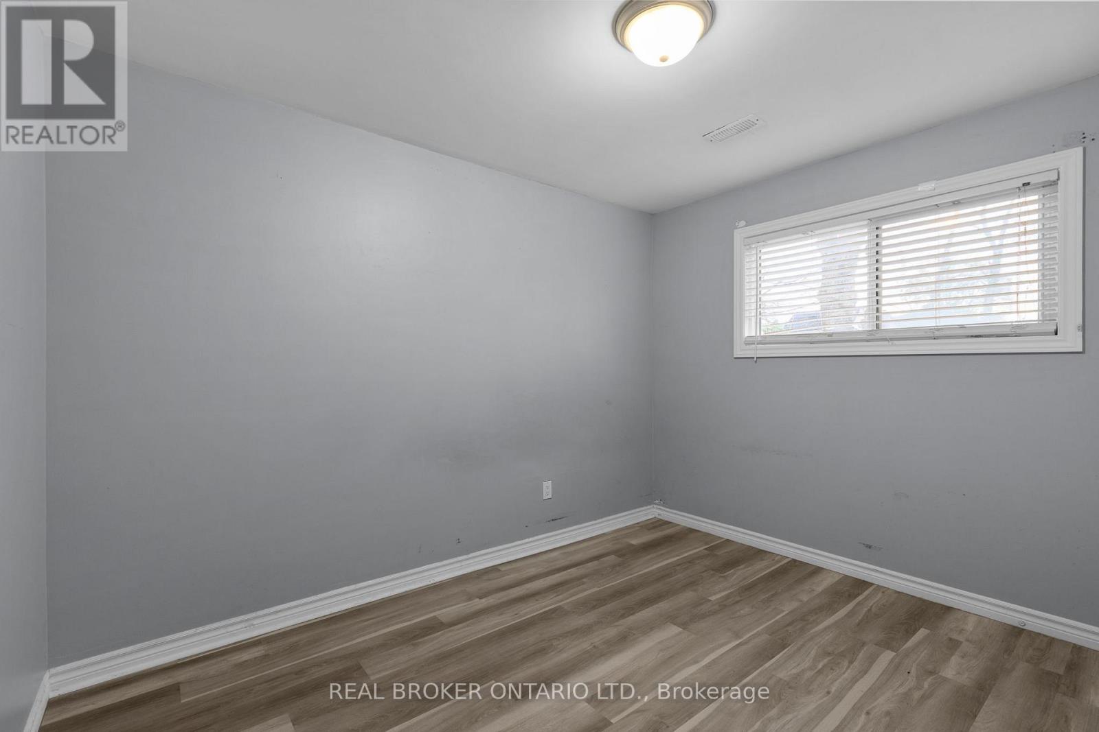 65 OTTAWAY AVENUE - 22