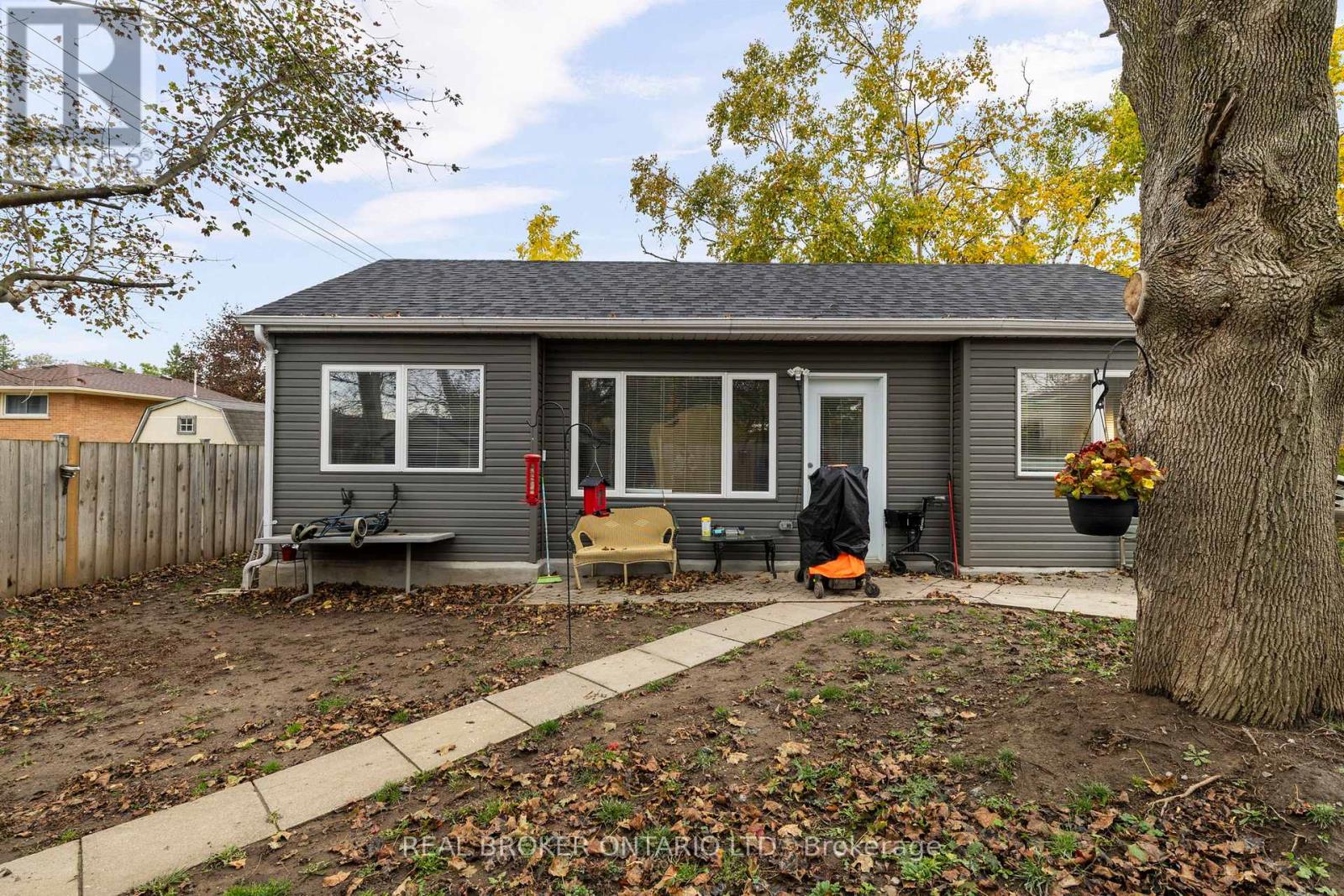 65 OTTAWAY AVENUE - 30