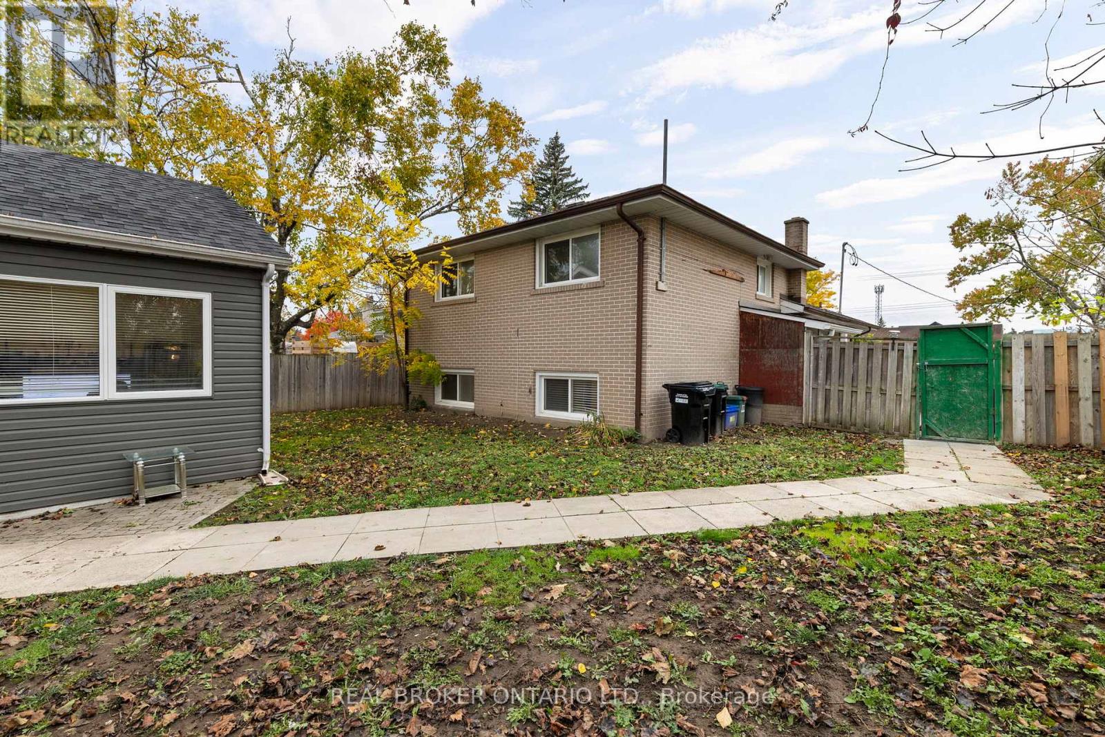 65 OTTAWAY AVENUE - 32