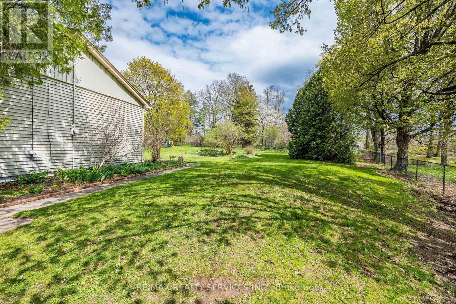 1368 2 SIDE ROAD - 36