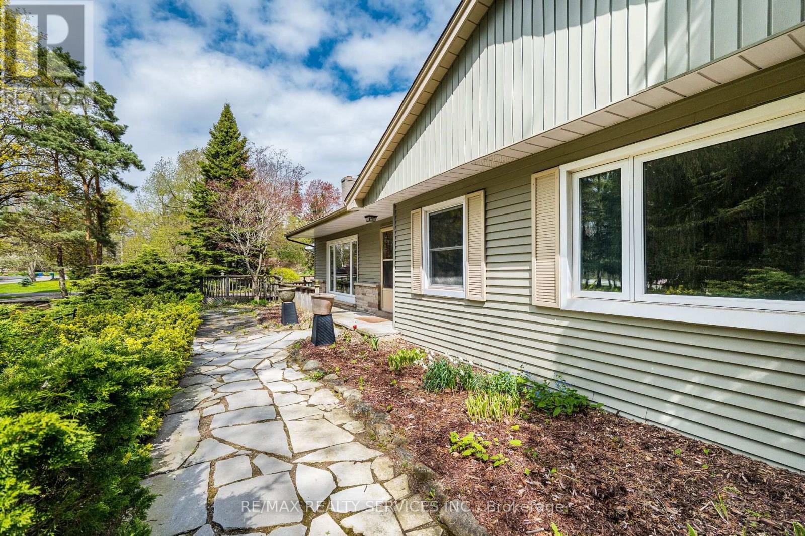 1368 2 SIDE ROAD - 34