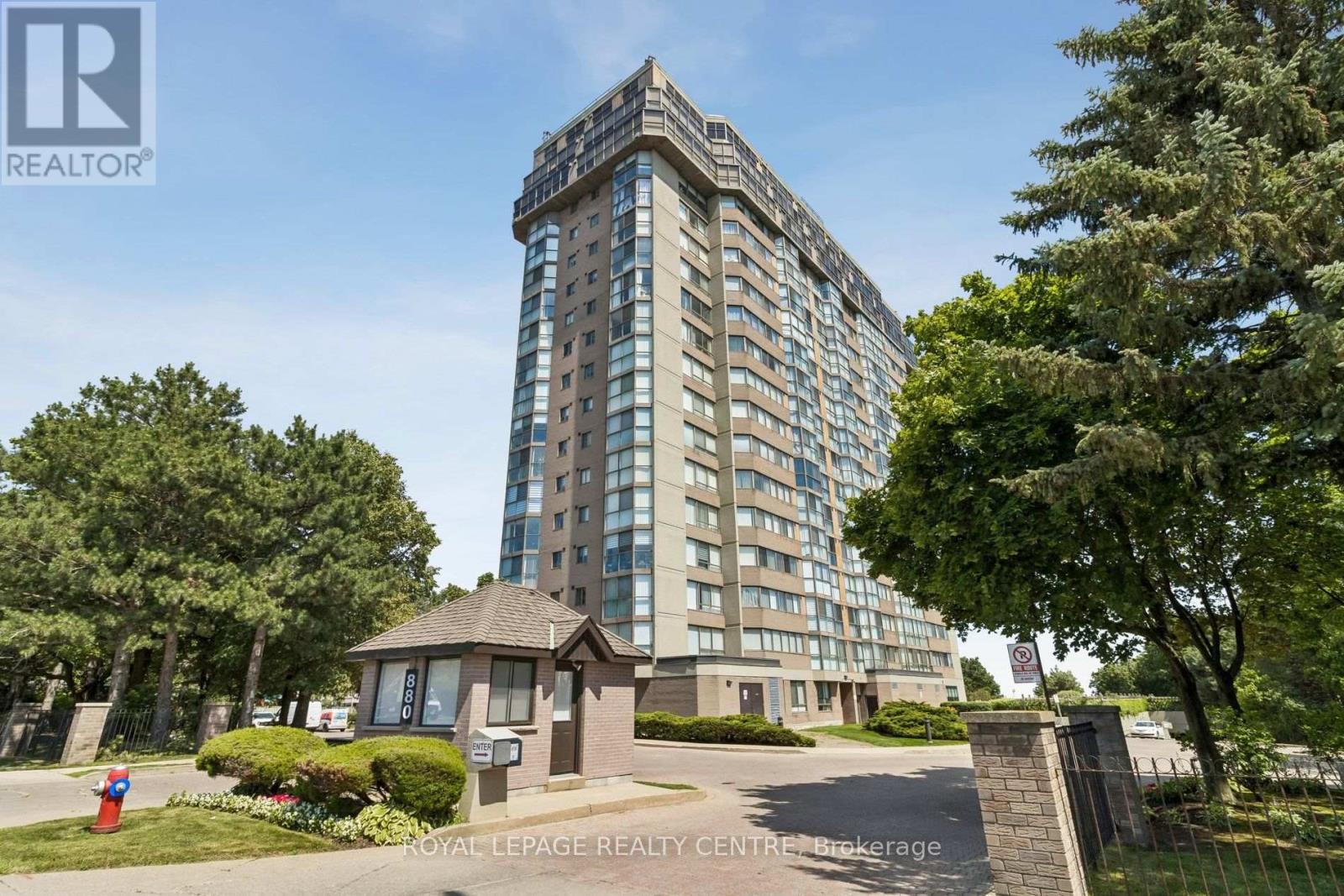 #1006 880 DUNDAS STREET W - 1