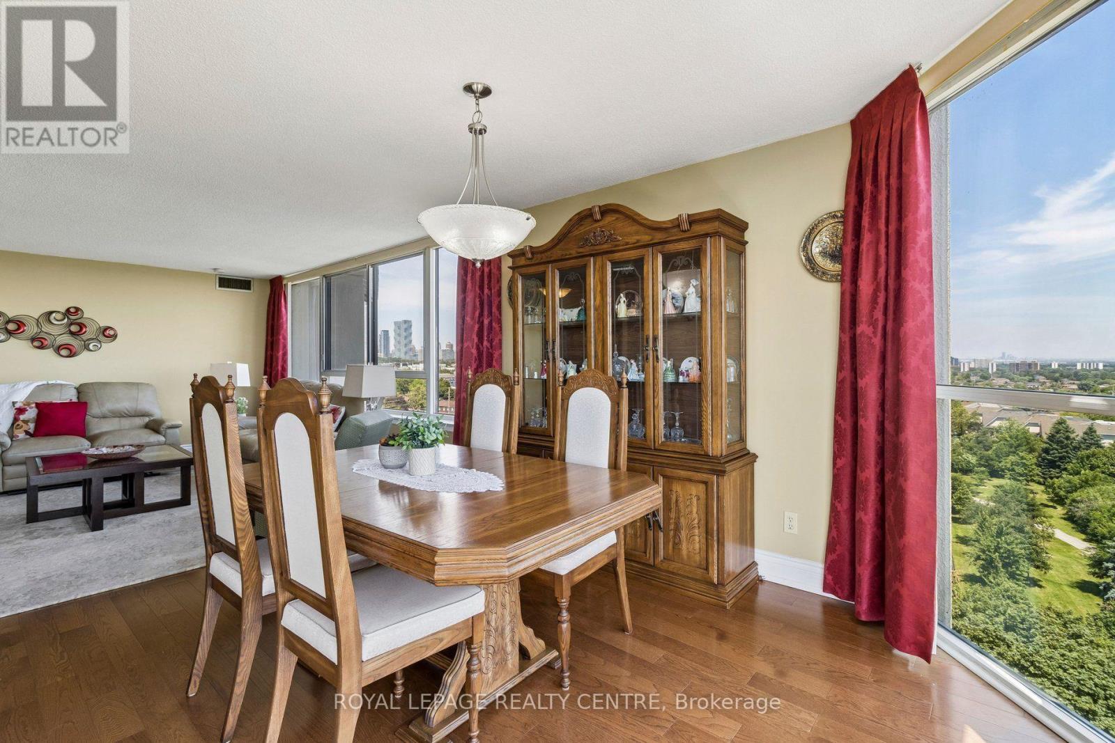 #1006 880 DUNDAS STREET W - 12