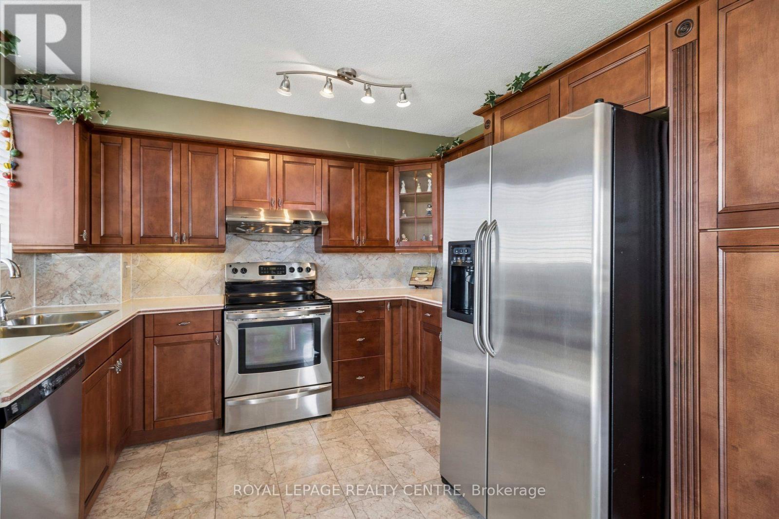#1006 880 DUNDAS STREET W - 14