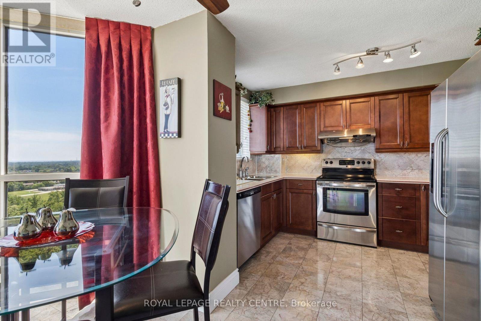 #1006 880 DUNDAS STREET W - 15