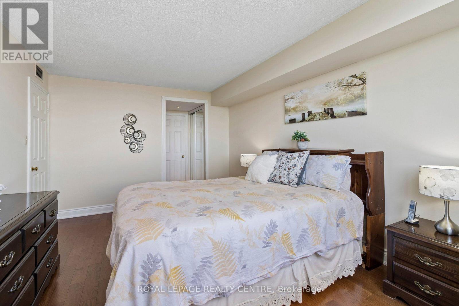 #1006 880 DUNDAS STREET W - 19