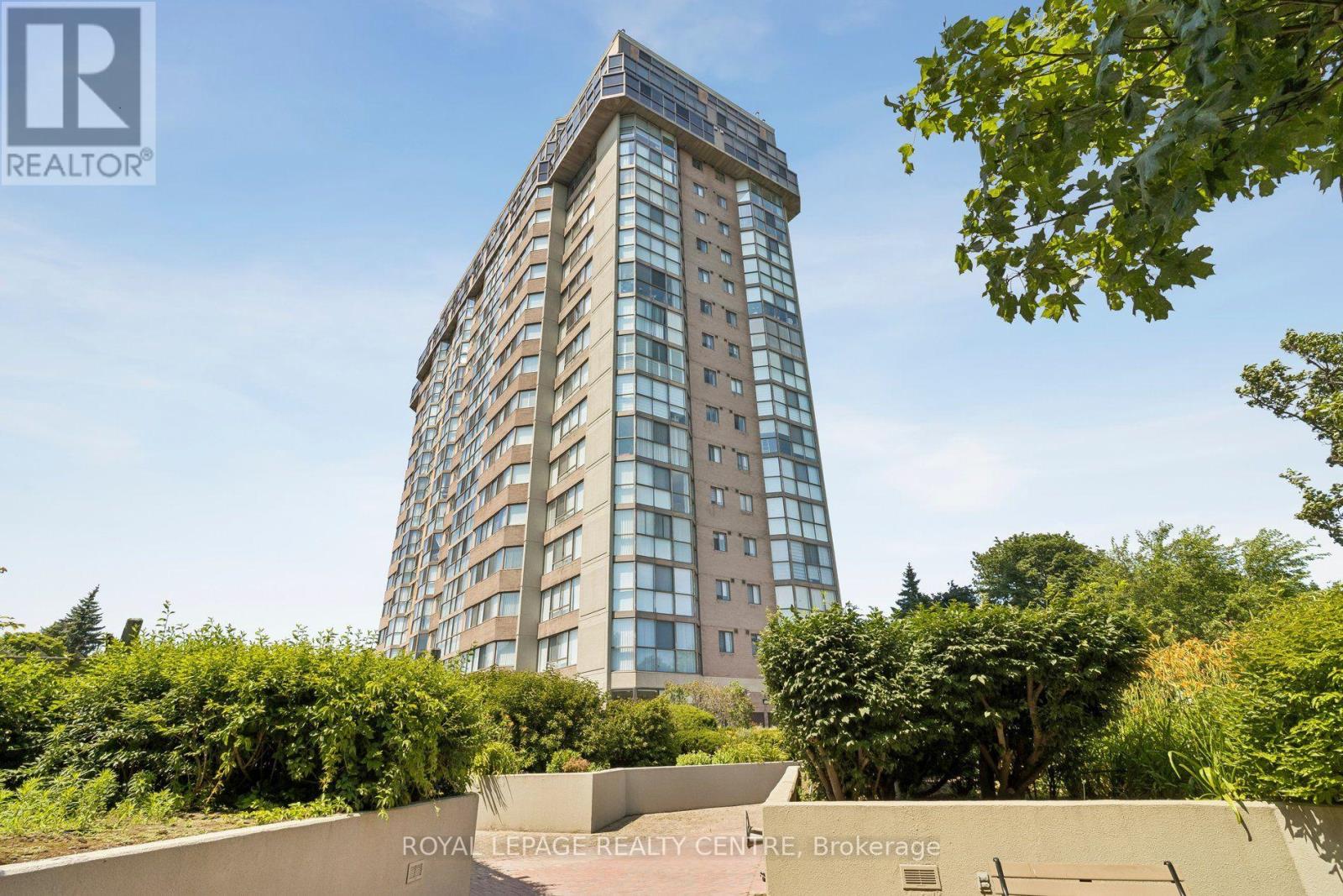 #1006 880 DUNDAS STREET W - 31