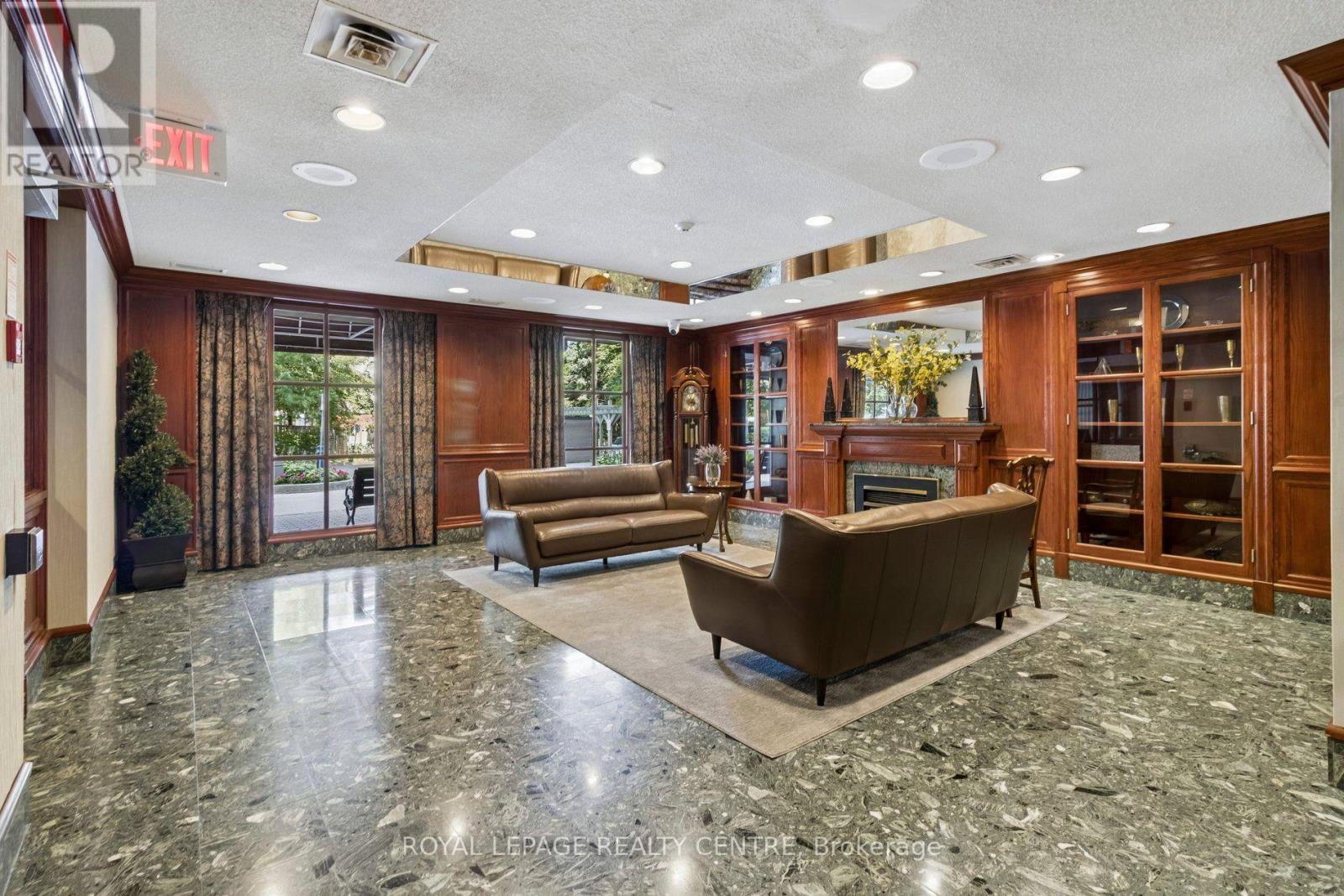 #1006 880 DUNDAS STREET W - 4