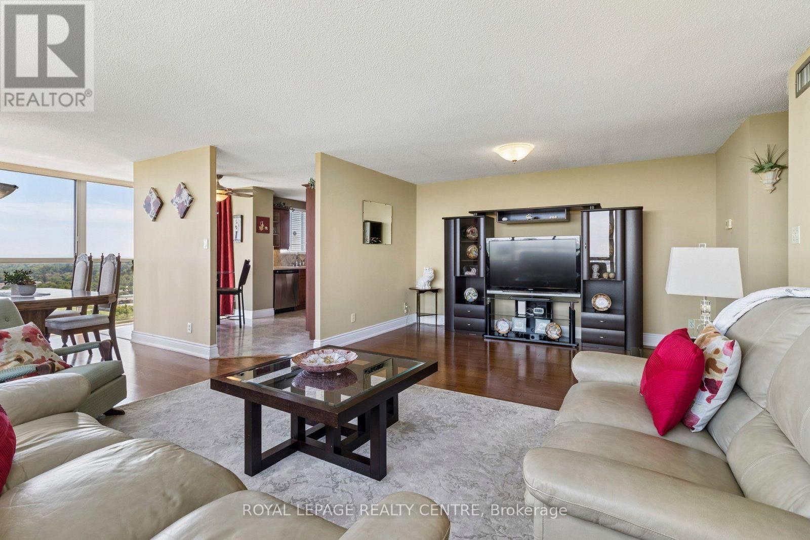 #1006 880 DUNDAS STREET W - 8