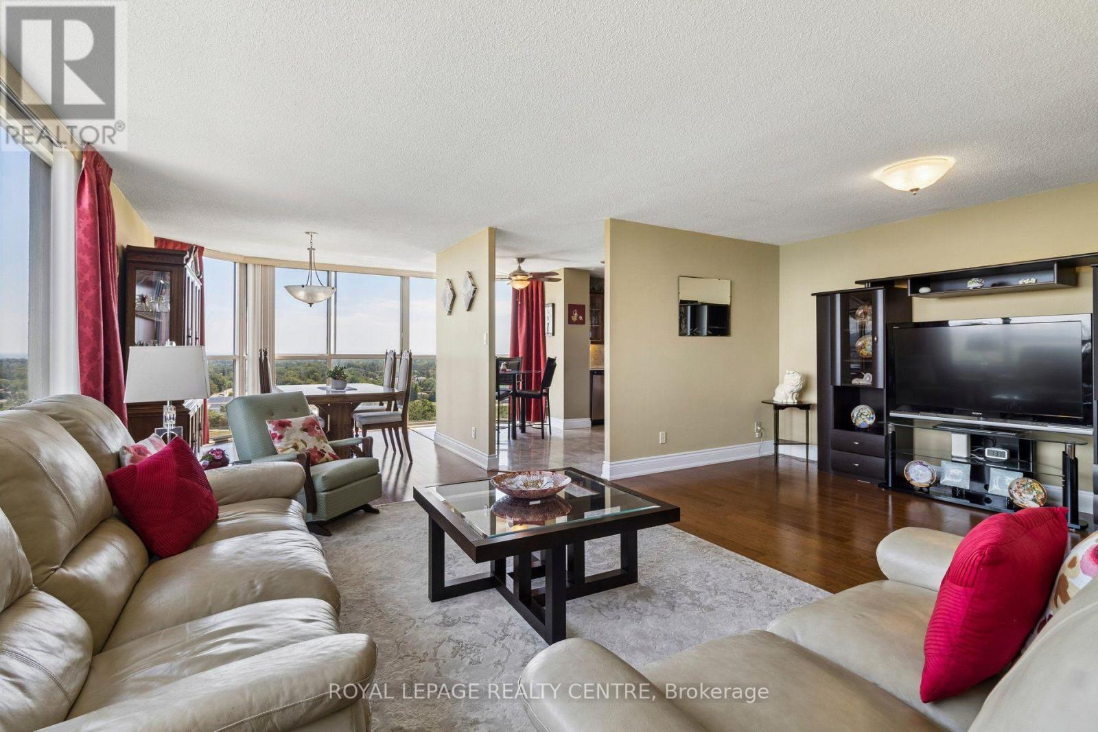 #1006 880 DUNDAS STREET W - 9